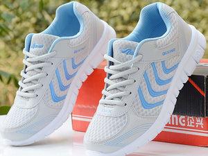 Breathable lace up running shoes